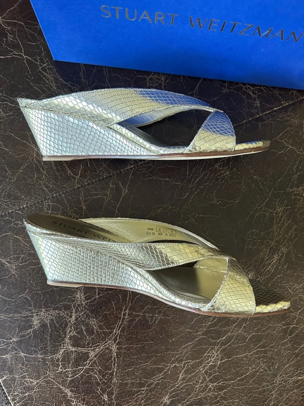 Stuart Weitzman Miami Wedge Slide Sandals Metallic Snake Print Textured Gold - Picture 5 of 11
